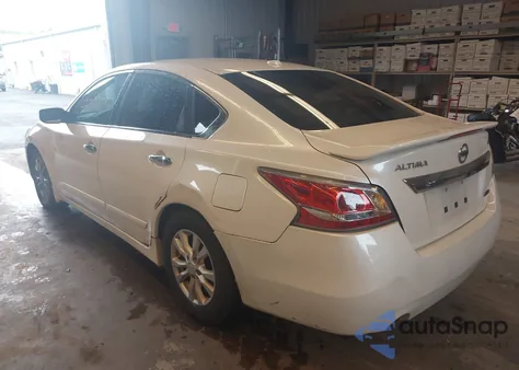 2015 Nissan Altima 2.5 S из США, поврежденный, VIN 1N4AL3AP8FC596657